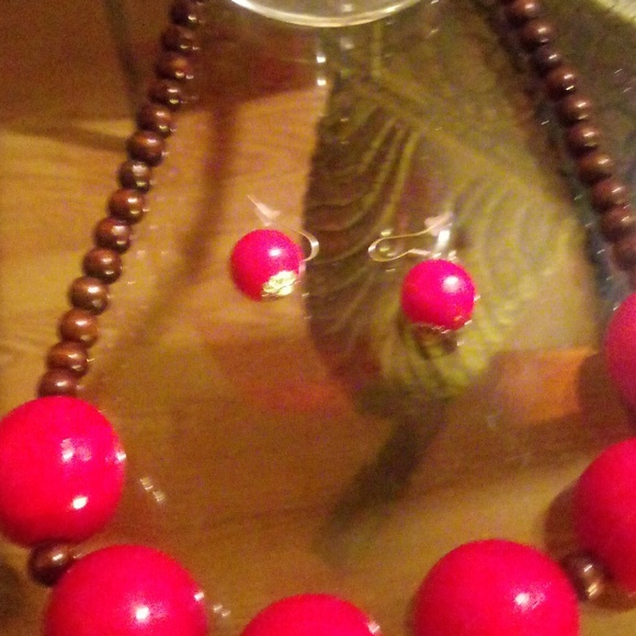 Jewelry - Picture 2 of 3